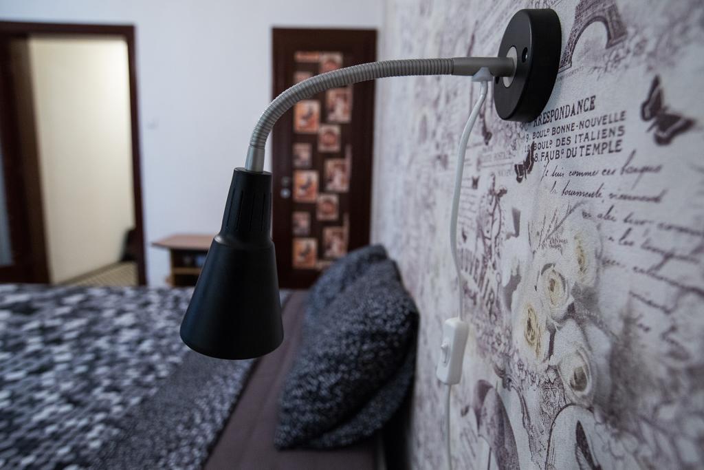 Cismigiu Garden Studio Apartment Bucharest Exterior photo