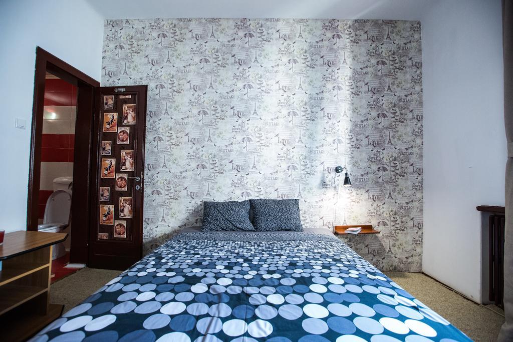 Cismigiu Garden Studio Apartment Bucharest Exterior photo