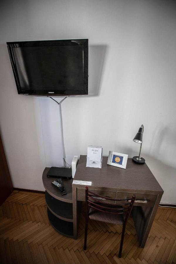 Cismigiu Garden Studio Apartment Bucharest Exterior photo